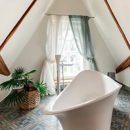 Airhome - Owl's Nest Apartment