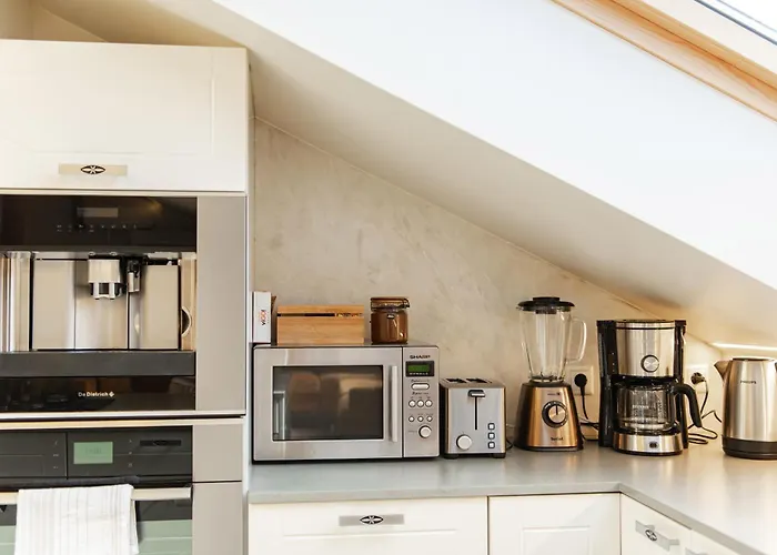 Airhome - Owl's Nest * تالين