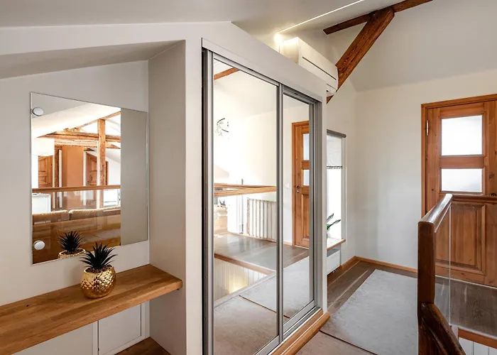 Airhome - Owl's Nest * تالين