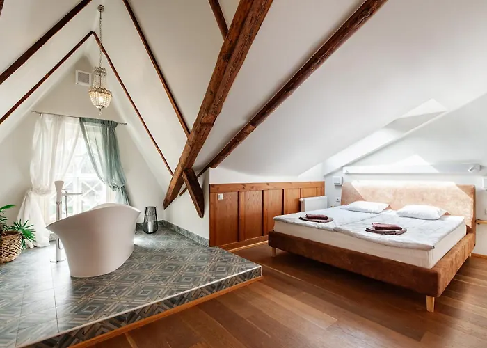 Airhome - Owl's Nest Apartment *