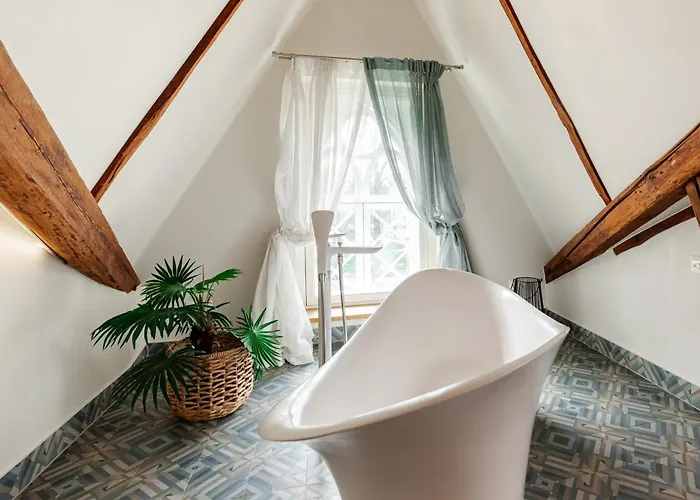 Airhome - Owl's Nest Apartment