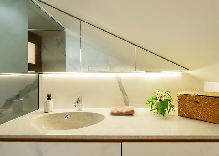 Airhome - Owl's Nest 塔林