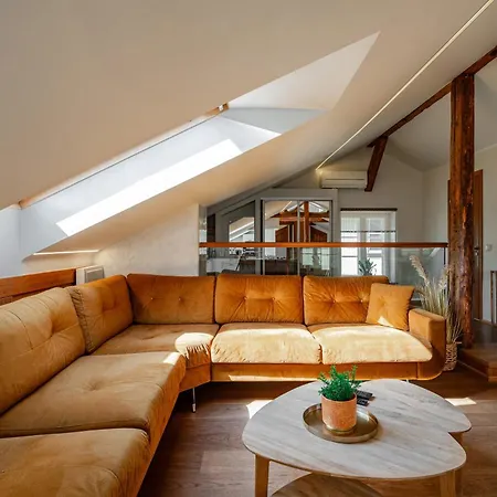 Airhome - Owl's Nest Apartman