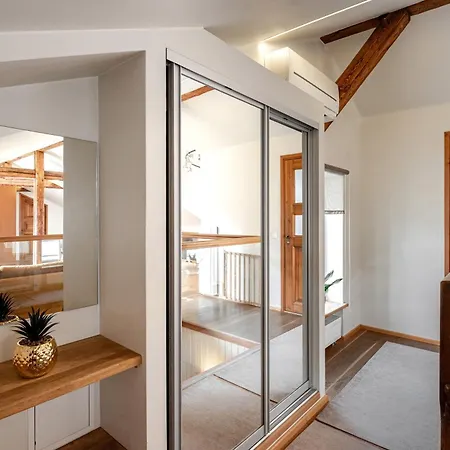 Airhome - Owl's Nest * Tallin